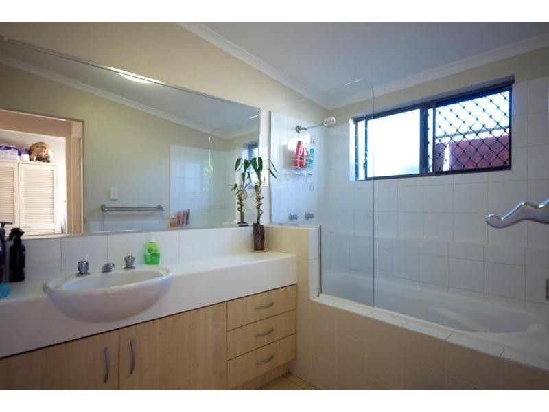 29 Lapoinya Crescent, Warana QLD 4575
