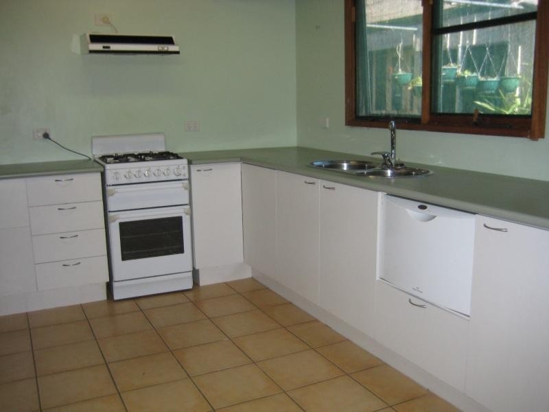 27 Mooloolah Road, Mooloolah Valley QLD 4553