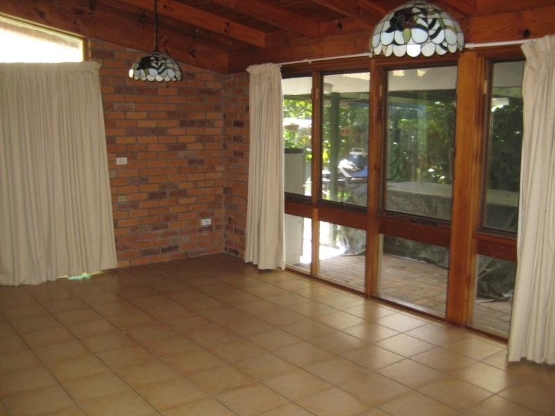 27 Mooloolah Road, Mooloolah Valley QLD 4553