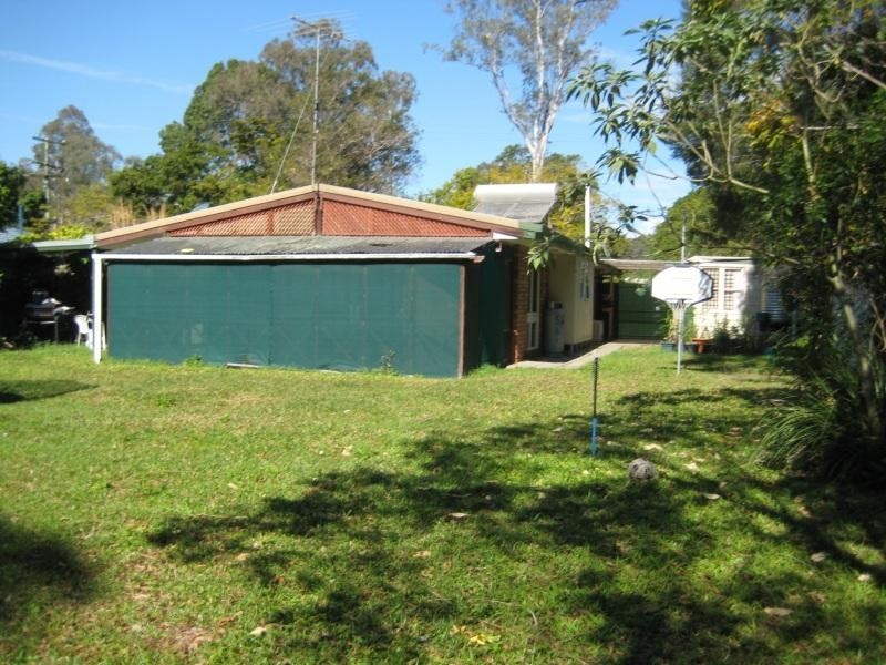 27 Mooloolah Road, Mooloolah Valley QLD 4553