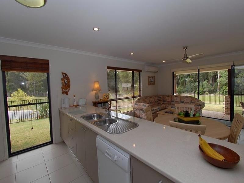 11 Greensboro Place, Little Mountain QLD 4551