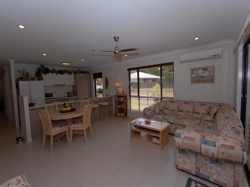 11 Greensboro Place, Little Mountain QLD 4551