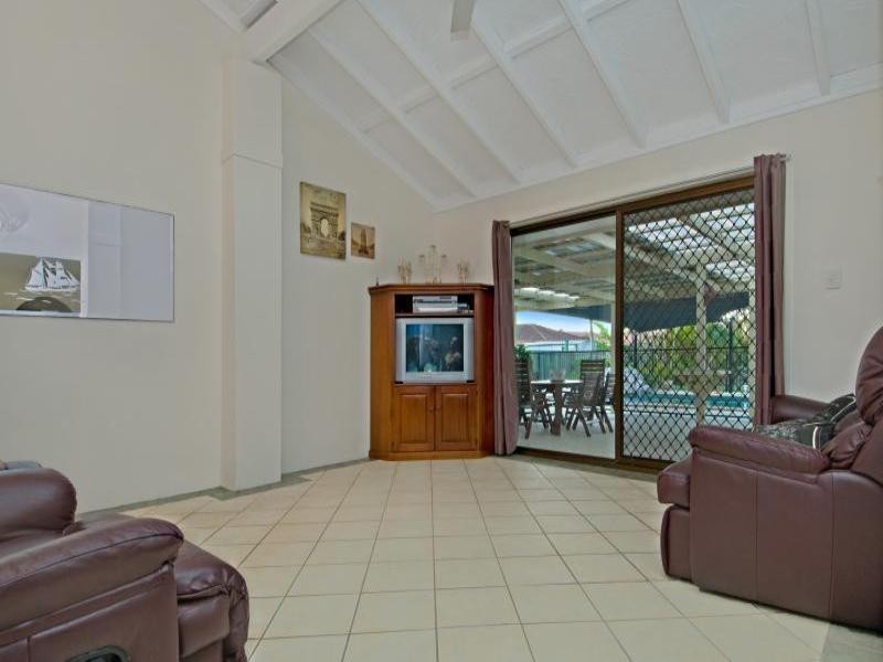 18-20 Bullando Street, Warana QLD 4575