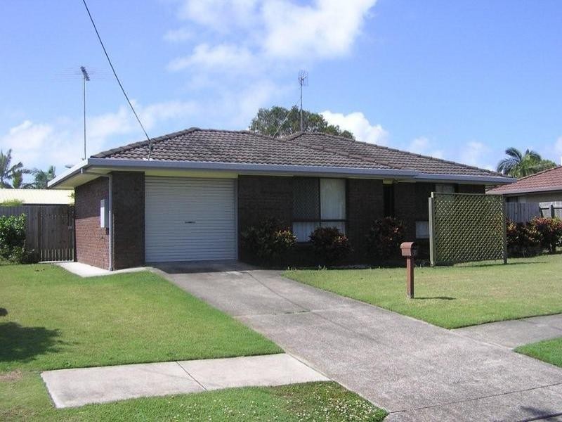 3 Uringa Street, Warana QLD 4575