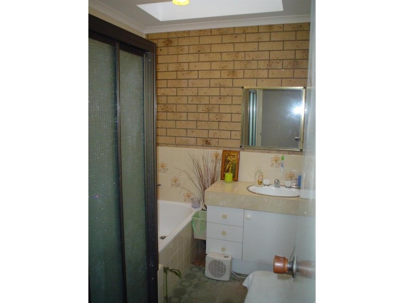 1-2 6 Tamala Street, Warana QLD 4575