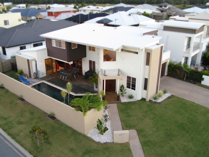 18 Flores Street, Parrearra QLD 4575