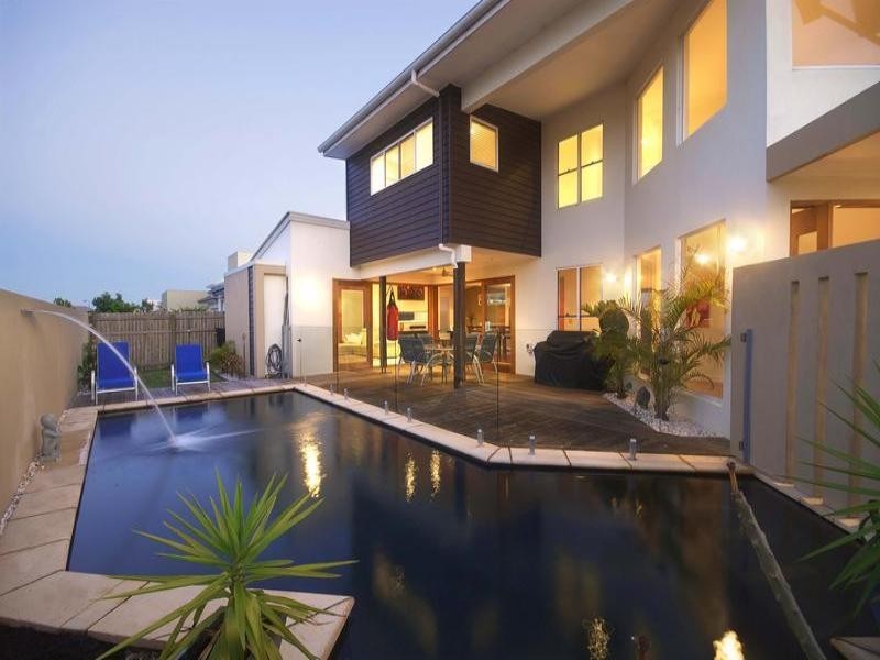 18 Flores Street, Parrearra QLD 4575