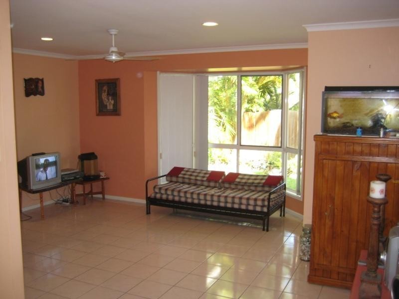 8 Christine Court, Mooloolah Valley QLD 4553