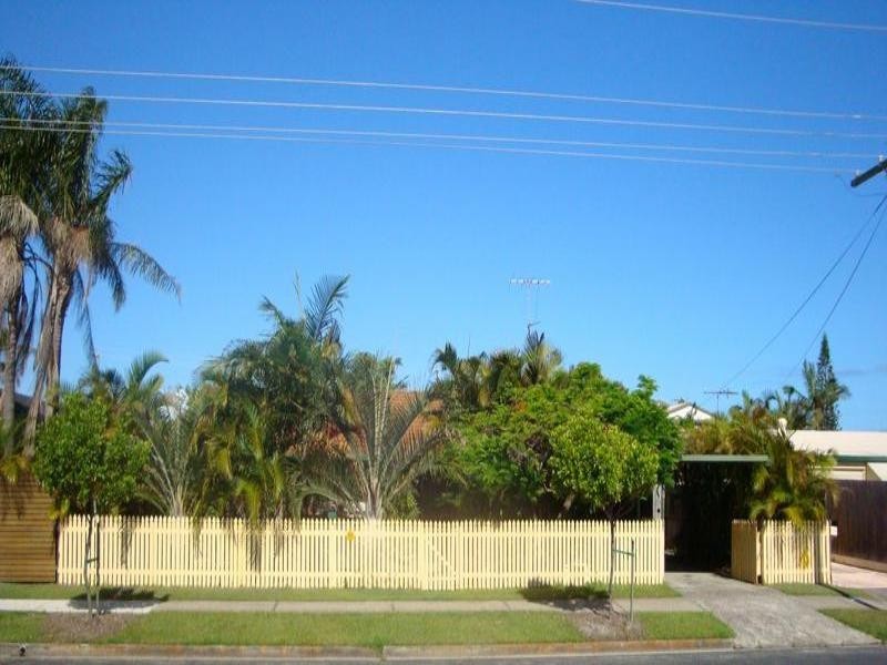 113 Nicklin Way, Warana QLD 4575