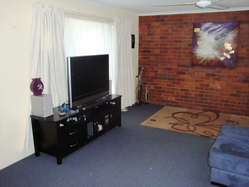 17 Ilaroo Street, Warana QLD 4575