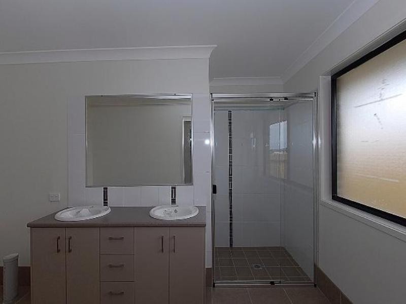 1 Kingsview Court, Little Mountain QLD 4551
