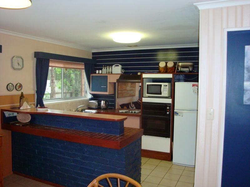 2 Bandaroo Street, Warana QLD 4575