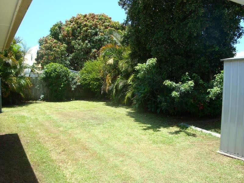 249 Nicklin Way, Warana QLD 4575