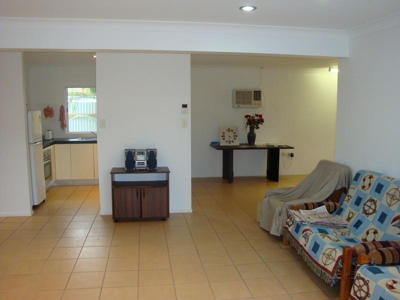 89 Nicklin Way, Warana QLD 4575