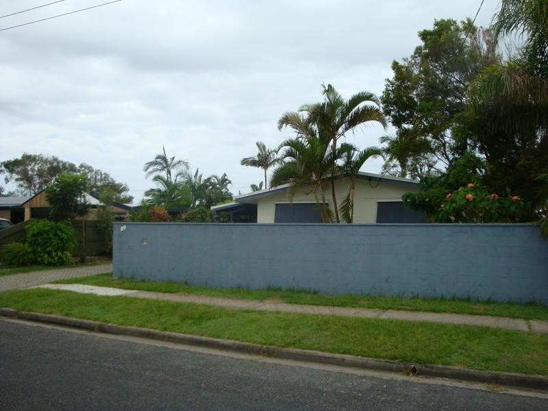 89 Nicklin Way, Warana QLD 4575