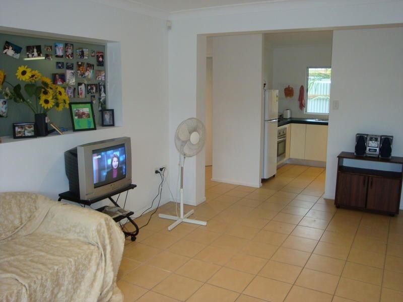 89 Nicklin Way, Warana QLD 4575