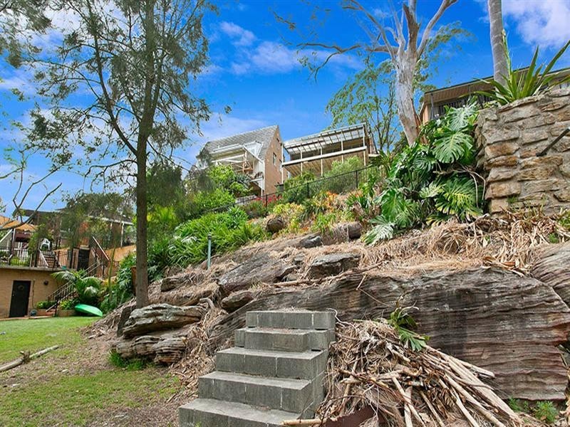 1 Gambier Avenue, Sandy Point NSW 2172