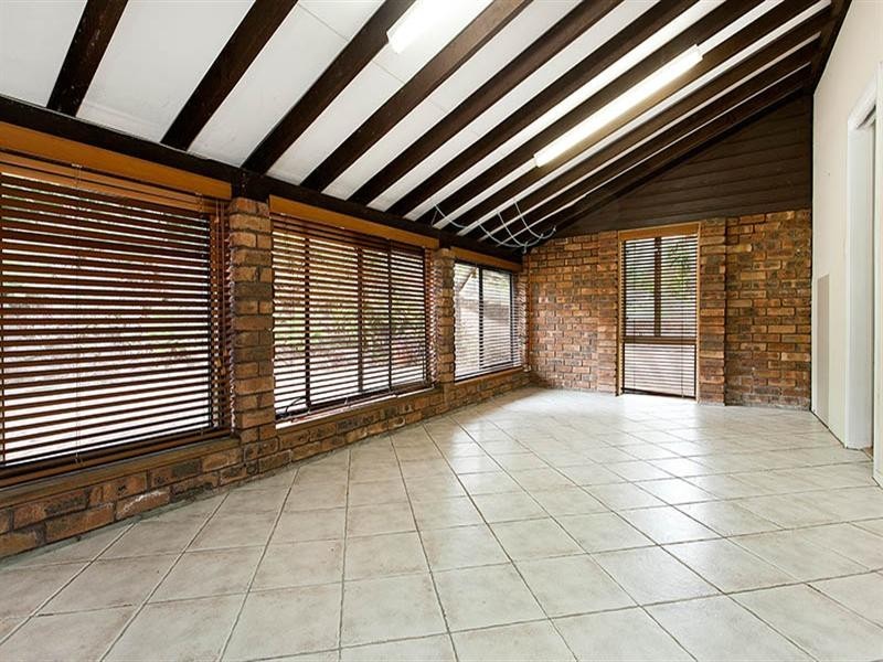 1 Gambier Avenue, Sandy Point NSW 2172