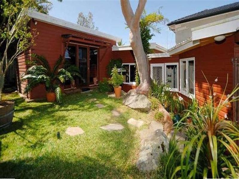 15 Maroopna Road, Yowie Bay NSW 2228