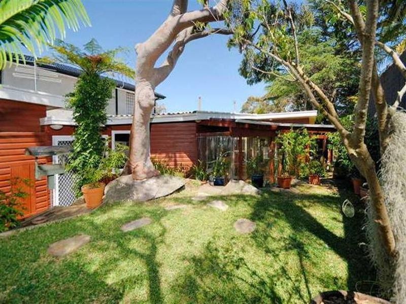 15 Maroopna Road, Yowie Bay NSW 2228