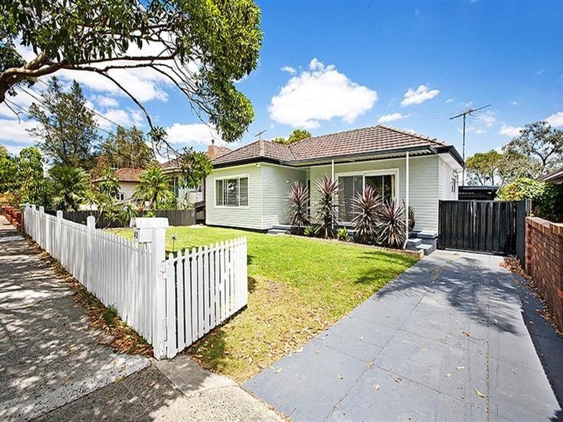 42 Chamberlain Road, Padstow NSW 2211