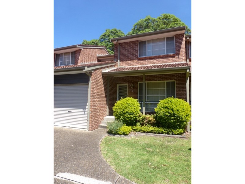 2/72 Flora Street, Kirrawee NSW 2232