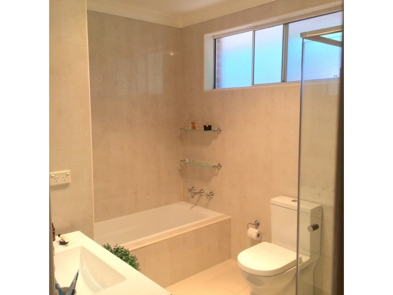 2/72 Flora Street, Kirrawee NSW 2232