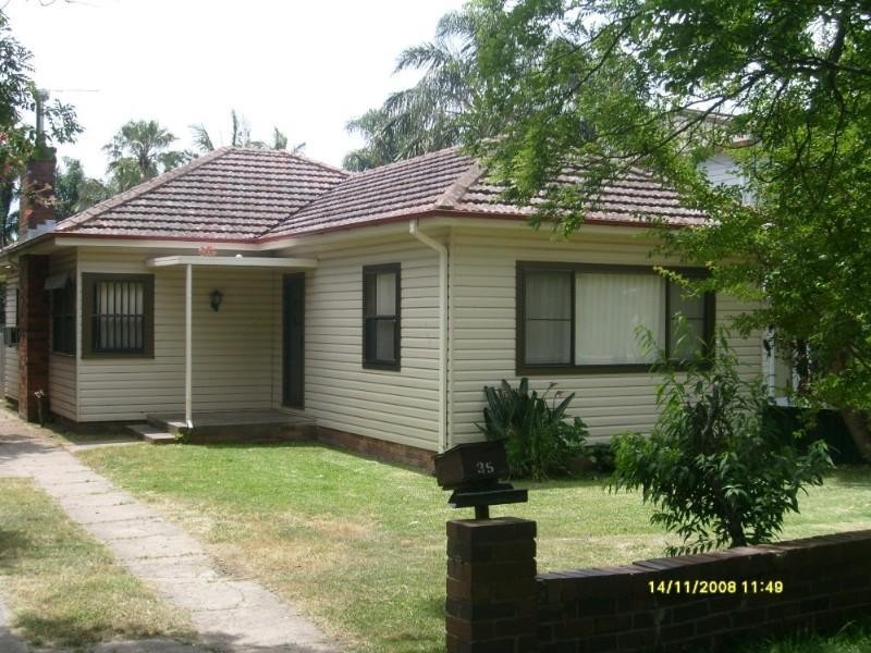 35 Sunbury Street, Sutherland NSW 2232