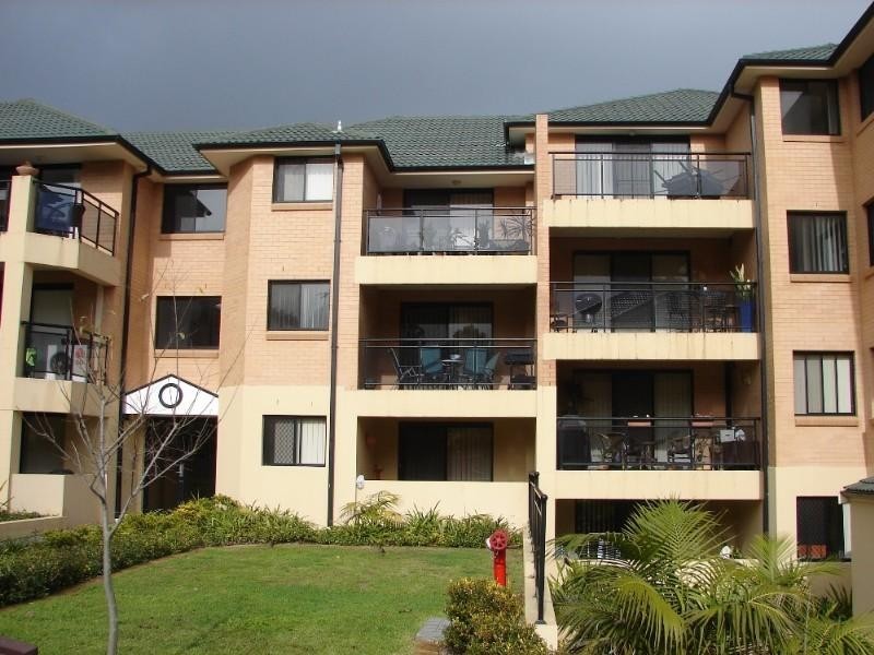 2/104-112 Glencoe Street, Sutherland NSW 2232