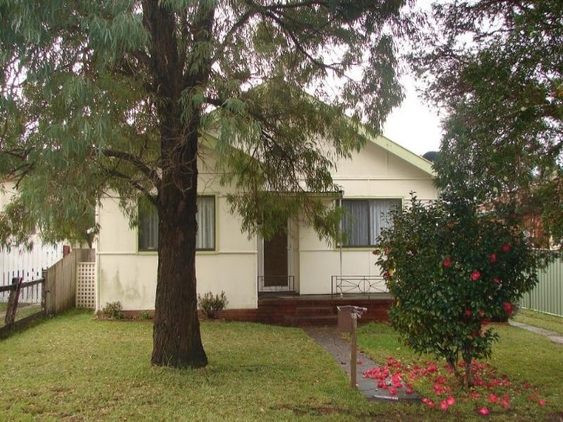 13 Durbar Avenue, Kirrawee NSW 2232