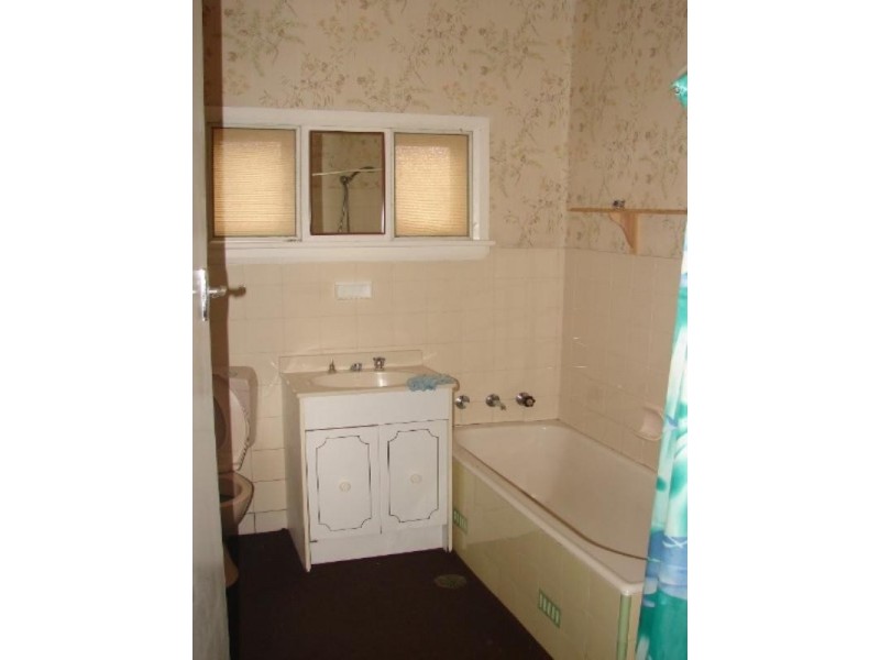 13 Durbar Avenue, Kirrawee NSW 2232