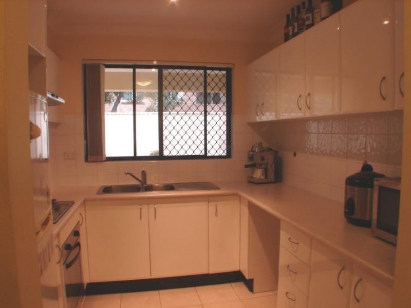 2/104 Glencoe Street, Sutherland NSW 2232