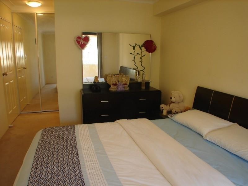 2/104 Glencoe Street, Sutherland NSW 2232