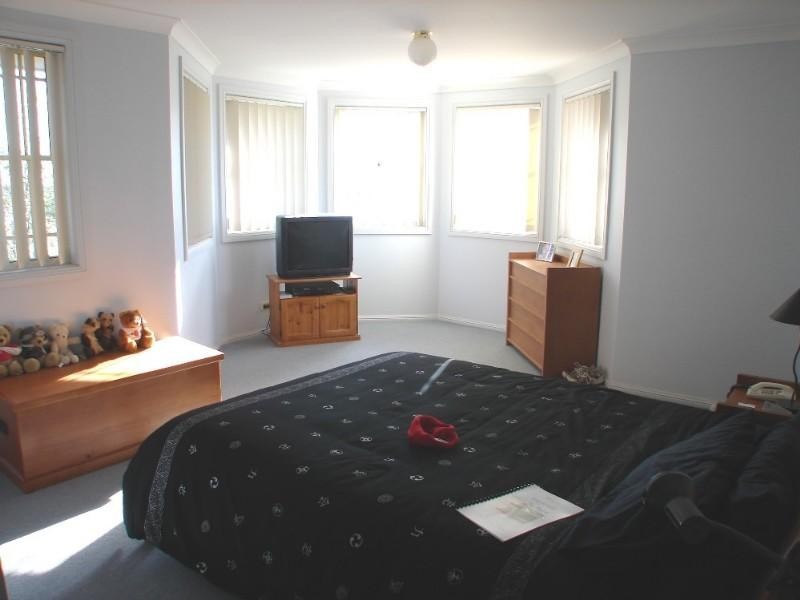 1/56 Old Bush Road, Yarrawarrah NSW 2233