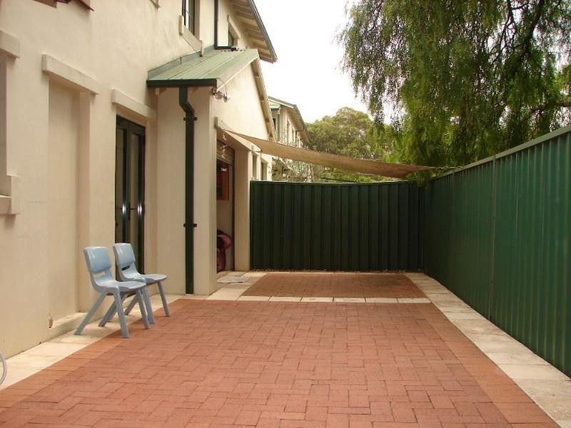 8/68 Flora Street, Kirrawee NSW 2232