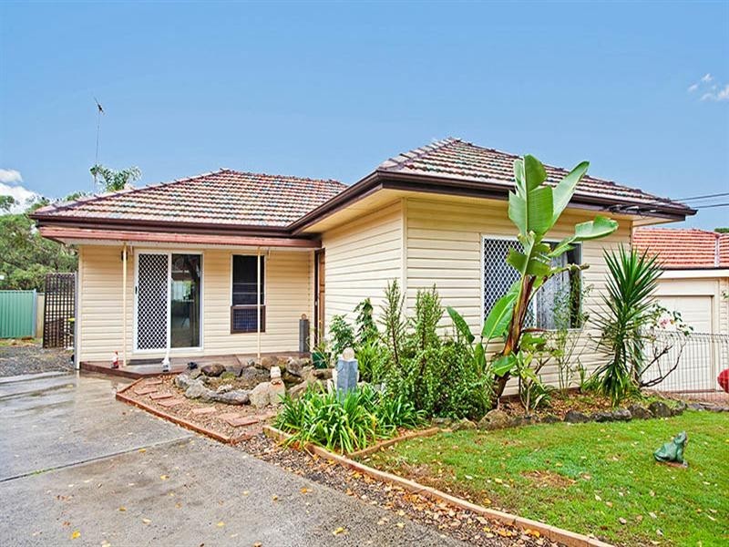 10 Pollard Place, Kirrawee NSW 2232