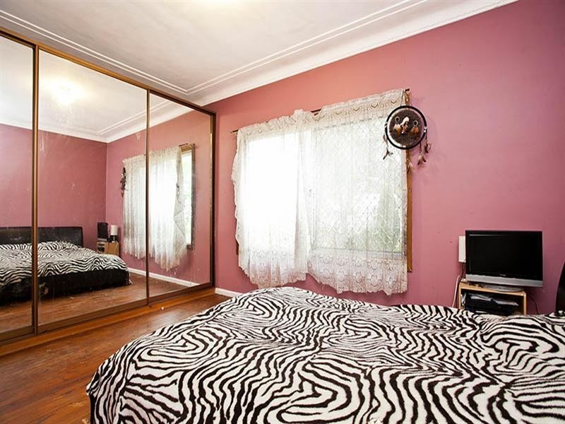 10 Pollard Place, Kirrawee NSW 2232