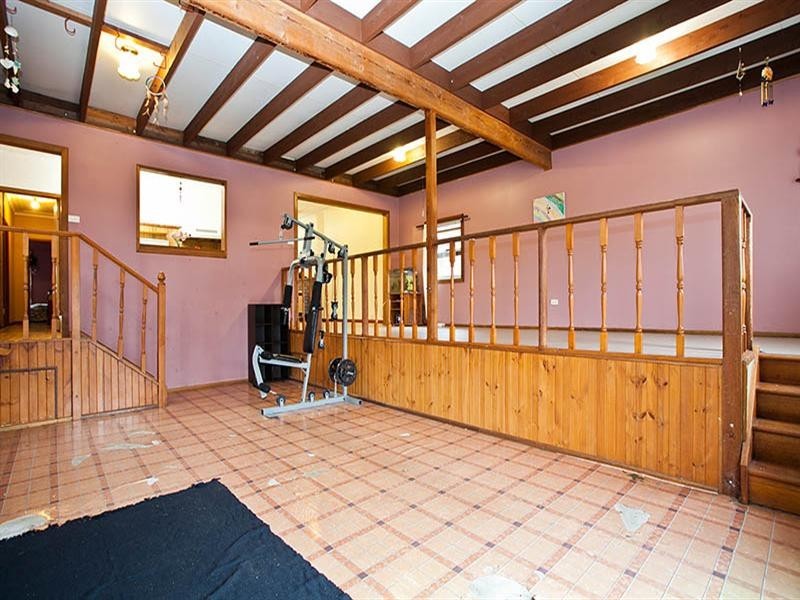 10 Pollard Place, Kirrawee NSW 2232