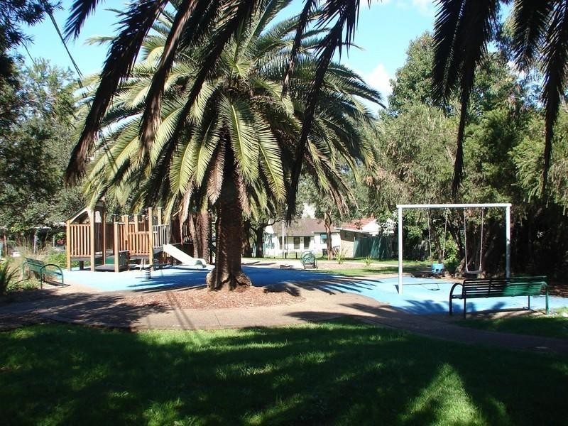 522-528 President Avenue, Sutherland NSW 2232