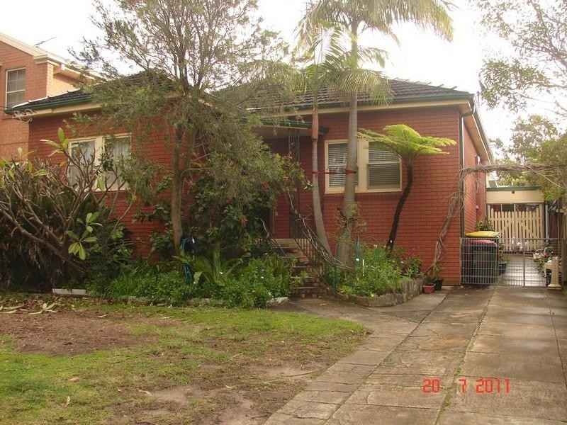 51 Glencoe Street, Sutherland NSW 2232