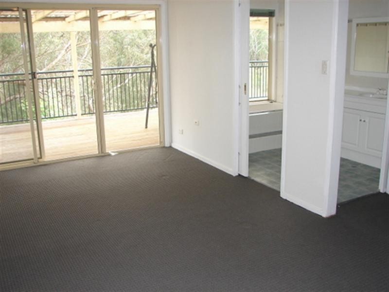 1 Gambier Avenue, Sandy Point NSW 2172