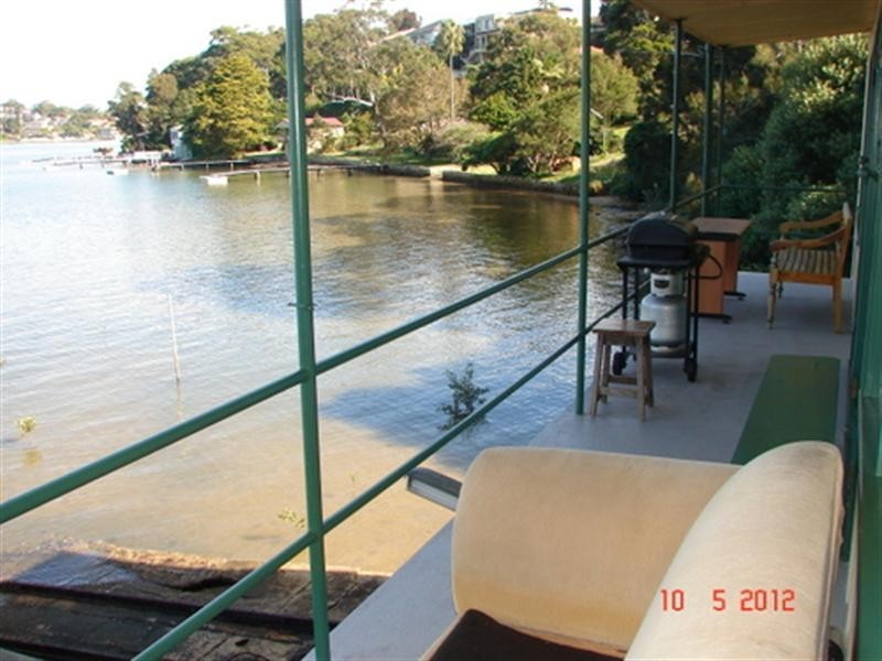 7 Stuart Crescent, Blakehurst NSW 2221