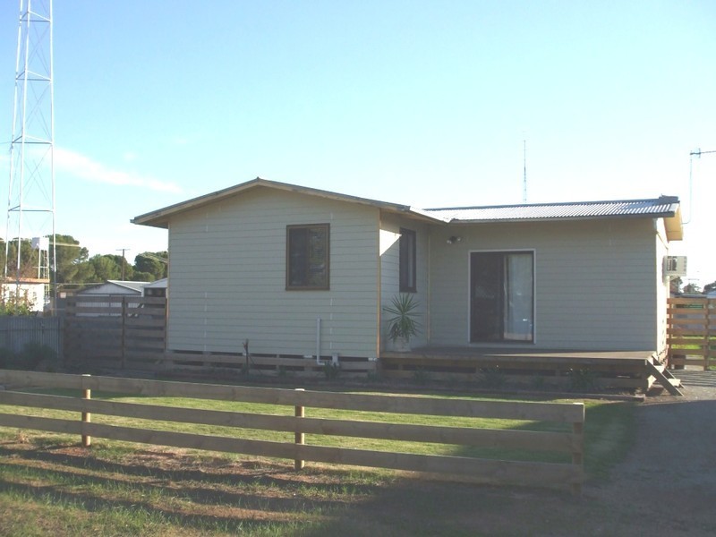 16 Mortlock Street, Cummins SA 5631