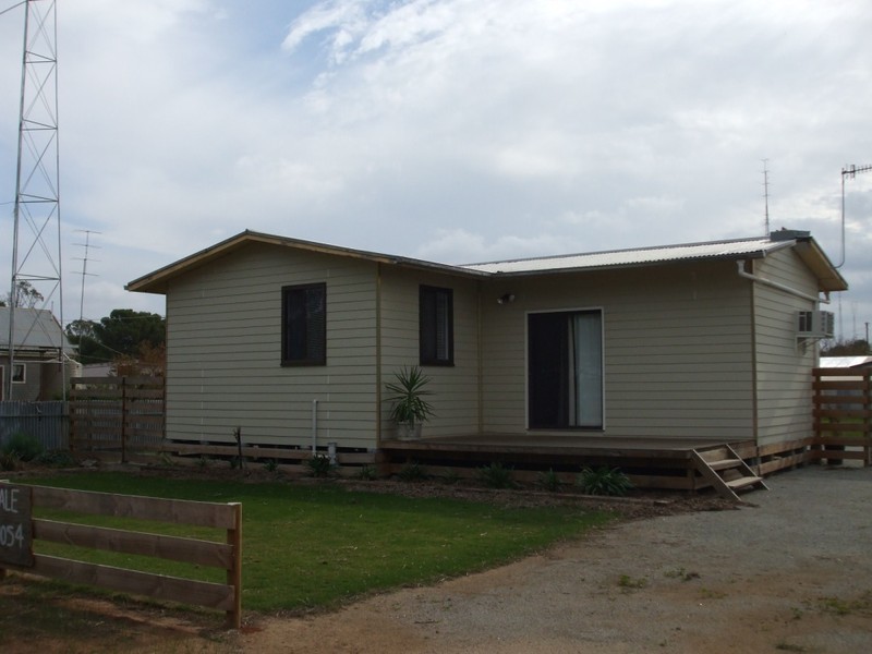 16 Mortlock Street, Cummins SA 5631