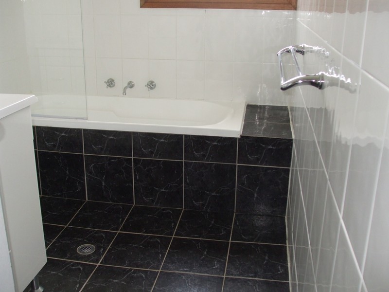 16 Mortlock Street, Cummins SA 5631