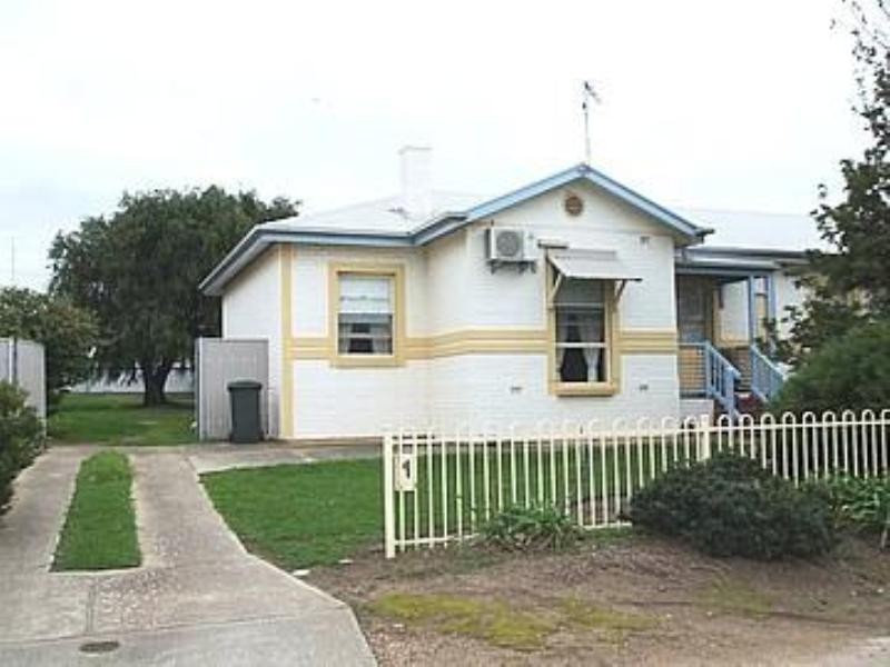 8 Moonta Crescent, Port Lincoln SA 5606