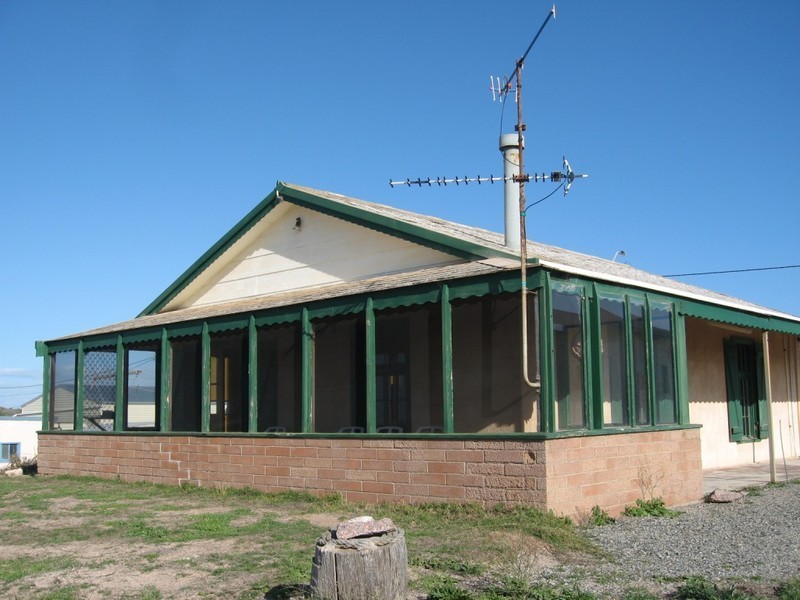 24 Government Road, Venus Bay SA 5607