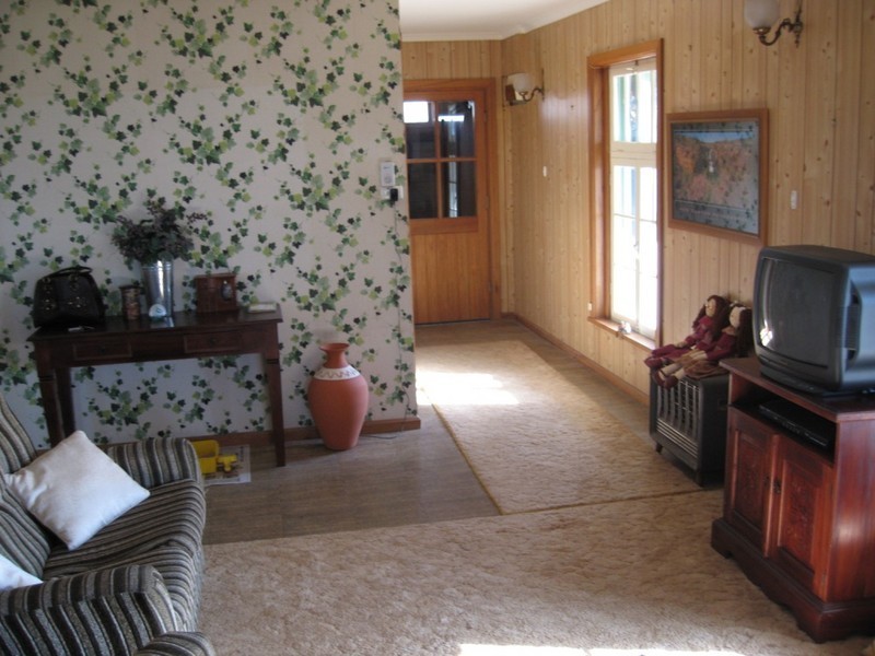 24 Government Road, Venus Bay SA 5607