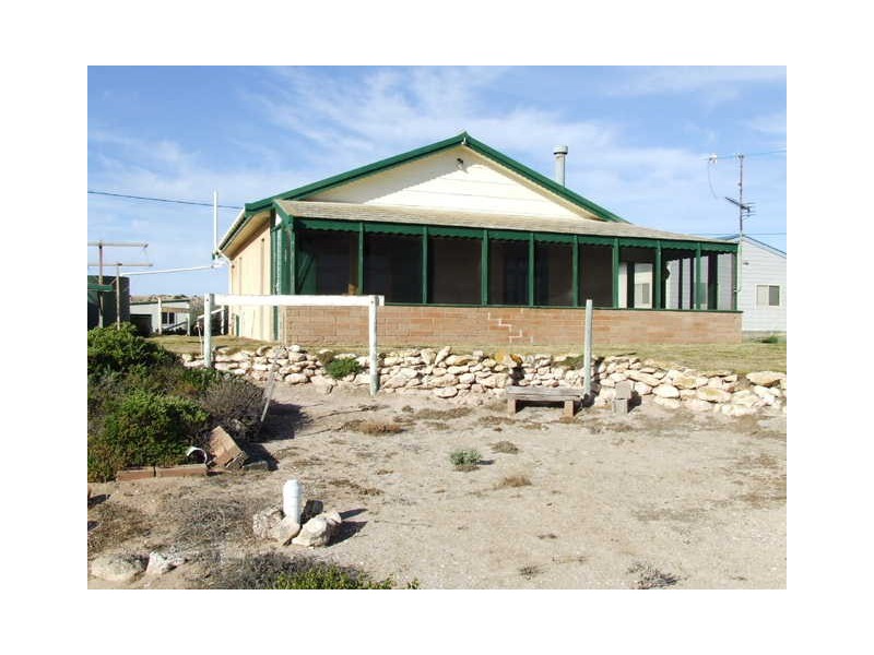 24 Government Road, Venus Bay SA 5607