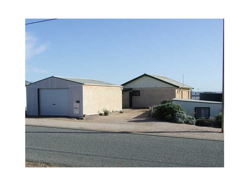 24 Government Road, Venus Bay SA 5607